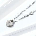 Collana con serratura a cuore placcata in platino in argento sterling S925 per ragazze, gioielli con chiave in zircone intarsiato bianco, SCN315
