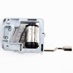2 pezzi Movimento carillon a manovella Movimento campana musicale Artigianato Giocattoli Accessori fai da te, Meet, Mark of the Rain, Love Story, Memory, Edelweiss, Flying over the rainbow, Happy Birthday, Wedding March, Fairy Tale, Rose Life, Little S...