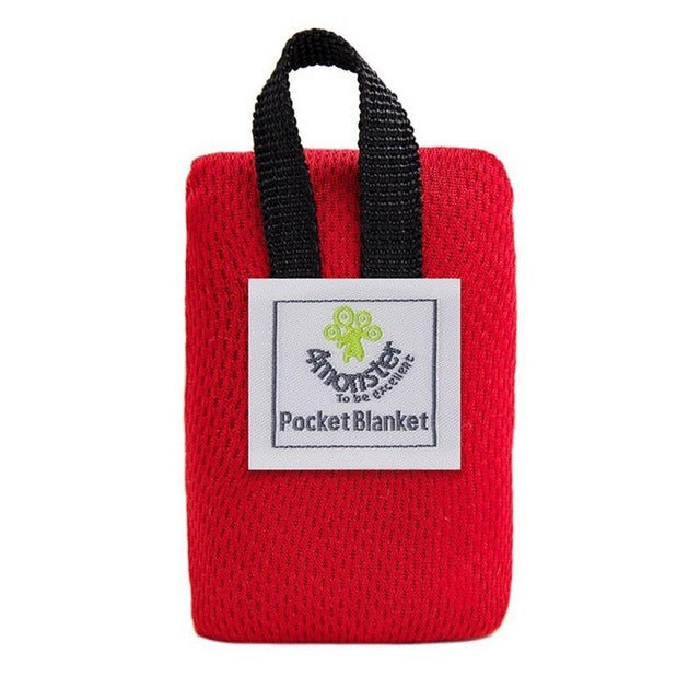 Tappetino da campeggio pieghevole ultrasottile portatile Tasca impermeabile Coperta da picnic all'aperto Tappetino da spiaggia con sabbia, dimensioni: 70 * 110 cm, 70x110cm Red, 70x110cm Blue