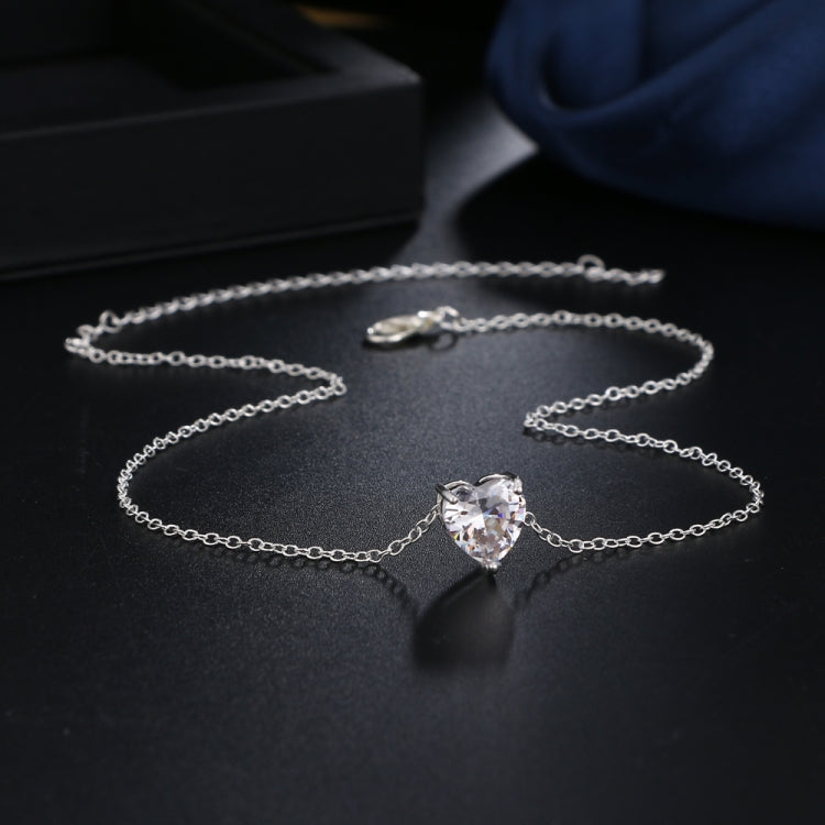 Collana con ciondolo a cuore in cristallo Collana a catena corta femminile