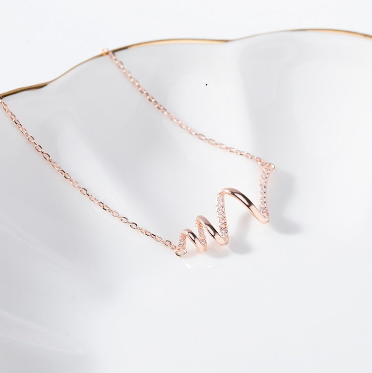 Collana in argento sterling S925 Collana con accessori ECG da donna