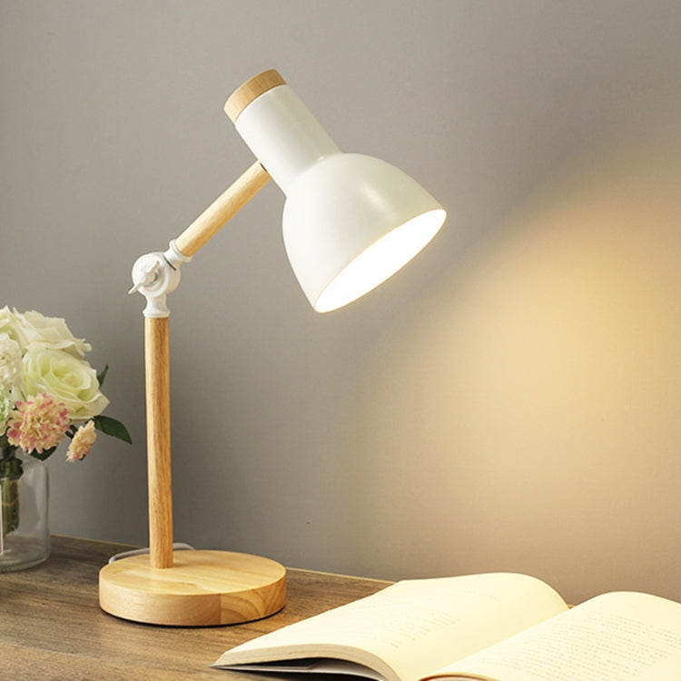 Lampada da scrivania con paralume in ferro e base in legno