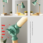 Lampada da scrivania con paralume in ferro e base in legno