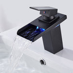 Rubinetto a cascata per bagno con rubinetto per acqua calda e fredda a tre luci a LED. Spina CN