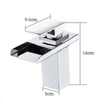 Rubinetto a cascata per bagno con rubinetto per acqua calda e fredda a tre luci a LED. Spina CN