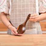 Pentola antiaderente Pala in legno Teak Pentola Pala Stoviglie, Sweet Spoon, Saving Spoon, Bent Spoon, Mixing Spoon, Filter Spoon, Curved Shovel, Thickened Oblique Shovel, Curved Spatula, Small Spoon, Medium Spoon, Long Handle Spoon                    ...
