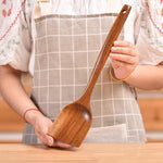 Pentola antiaderente Pala in legno Teak Pentola Pala Stoviglie, Sweet Spoon, Saving Spoon, Bent Spoon, Mixing Spoon, Filter Spoon, Curved Shovel, Thickened Oblique Shovel, Curved Spatula, Small Spoon, Medium Spoon, Long Handle Spoon                    ...