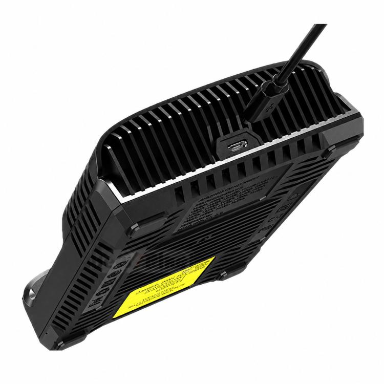 Caricabatterie USB NITECORE 4 slot con display LCD