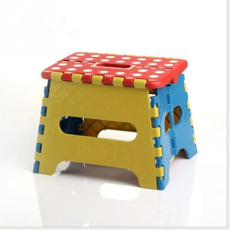 Sgabello pieghevole portatile in plastica spessa per bambini Strumento per attività all'aperto Necessità di viaggio a casa, consegna casuale di colori, Folding Stool