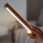 Lampada da parete rotante con ricarica USB per la camera da letto domestica