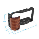 Gabbia per coniglio in lega con manico in legno per fotocamera Sony ZV-E10