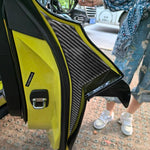 Adesivi decorativi per portiere auto Chevrolet Corvette C8, set da 2 pezzi.