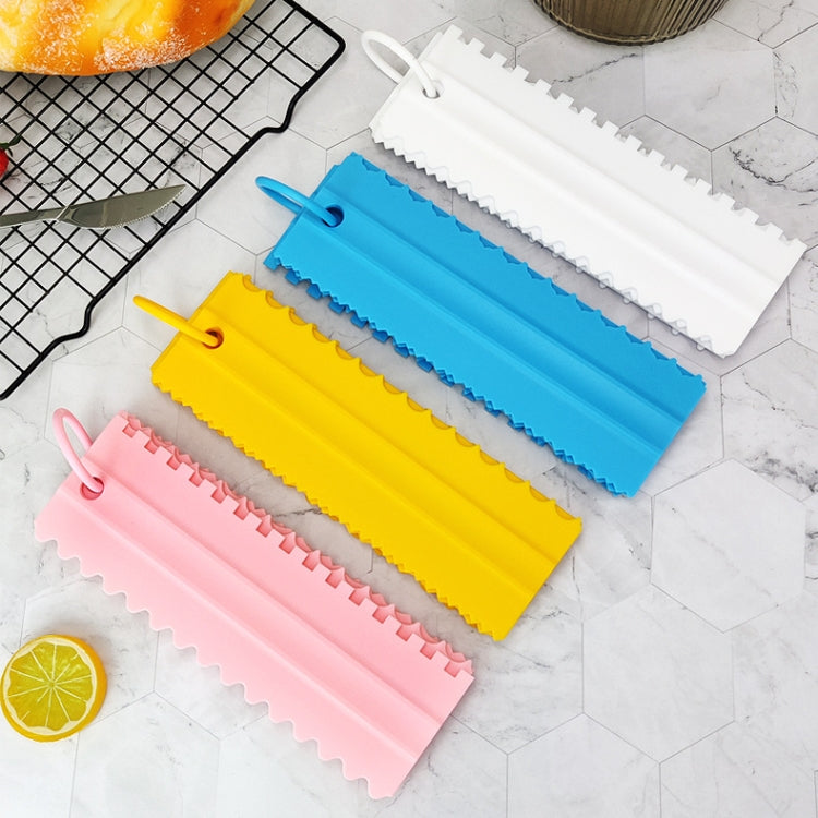 4 pezzi / set raschietto per crema in plastica PP spianatrice per torta al forno a doppio lato a dente di sega, 4 PCS / Set White, 4 PCS / Set Yellow, 4 PCS / Set Sky Blue, 4 PCS / Set Pink