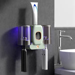 Sterilizzatore intelligente per spazzolini da denti con tecnologia UV e supporto da parete.