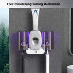 Sterilizzatore intelligente per spazzolini da denti con tecnologia UV e supporto da parete.
