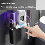 Sterilizzatore intelligente per spazzolini da denti con tecnologia UV e supporto da parete.