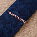 Fermacravatta da uomo d'affari in ottone lucido da 2 pezzi, Black Strips, Black Beard, Black Glossy, Black Silver Stripe, Silver Stripe, Red Pattern, Golden Pattern, Silver Black, Silver Batch Flower, Black Batch Flower, Golden Batch Flower            ...