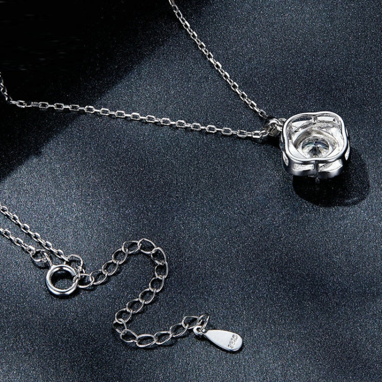 Collana con pendente in moissanite scintillante placcata in oro bianco S925 in argento sterling, MSN002