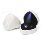 017015-20 Scatola portaoggetti per collana con anello luminoso a LED a forma di cuore senza gioielli, specifiche:, Ring(White), Ring(Red), Ring(Gold), Ring(Blue), Ring(Black), Ring(Pink), Pendant(White), Pendant(Red), Pendant(Gold), Pendant(Blue)      ...