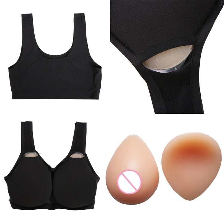 Intimo crossdressing con seno finto in silicone