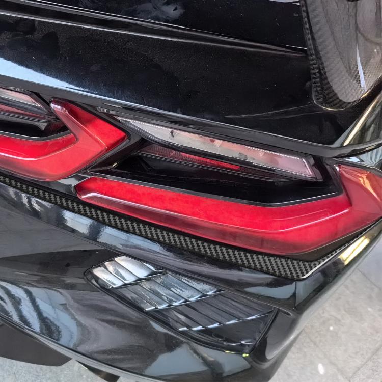 Adesivo per la finitura inferiore dei fanali posteriori per Chevrolet Corvette C8, 2 pezzi/set