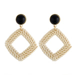 Orecchini intrecciati fatti a mano con vite di bambù Orecchini stile Bosomia, E2002-1 Ear Hook Circle, E2002-2 Black Frame, E2002-3 Yellow Frame, E2002-4 Blue Frame, E2002-5 Knock Pattern Circle, E2002-6 Knock Pattern Deep Cake                         ...