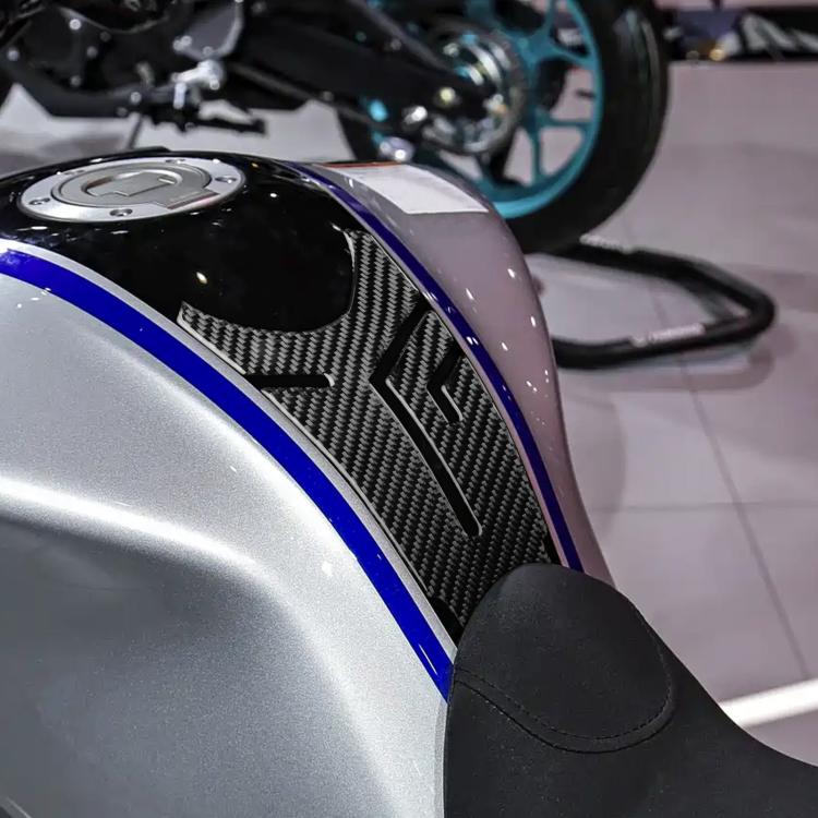 Adesivo fibra di carbonio Yamaha MT-09 2021-2023