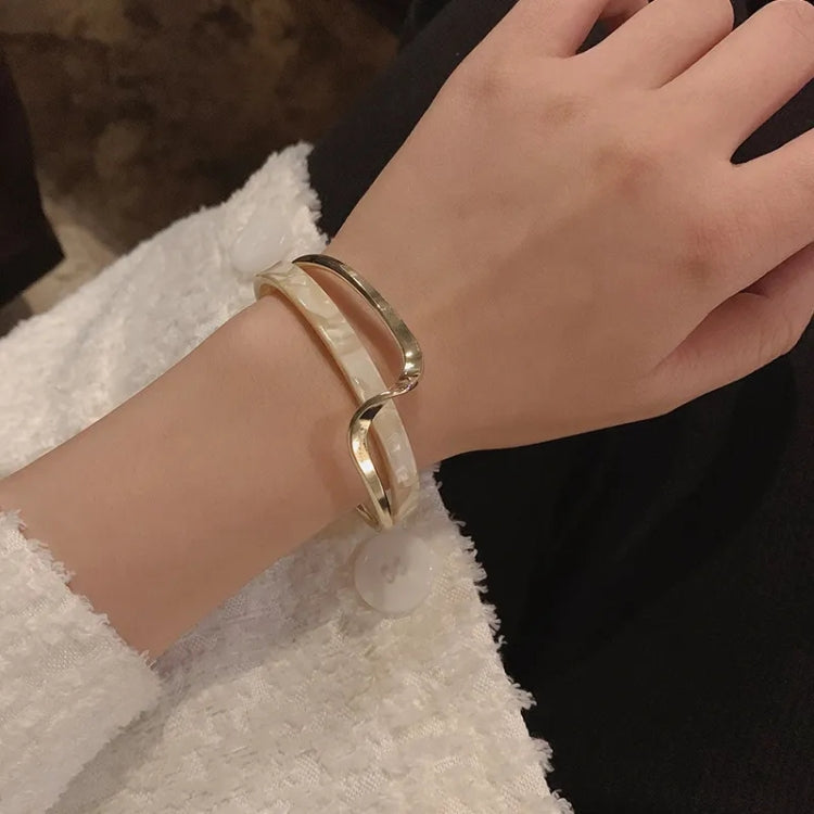 Bracciale con piastra in conchiglia bianca Ornamenti a mano in metallo curvo, SL02-80