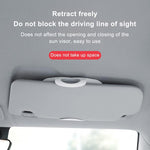 Specchietto per il trucco con luce LED integrata nell'aletta parasole del passeggero dell'auto.