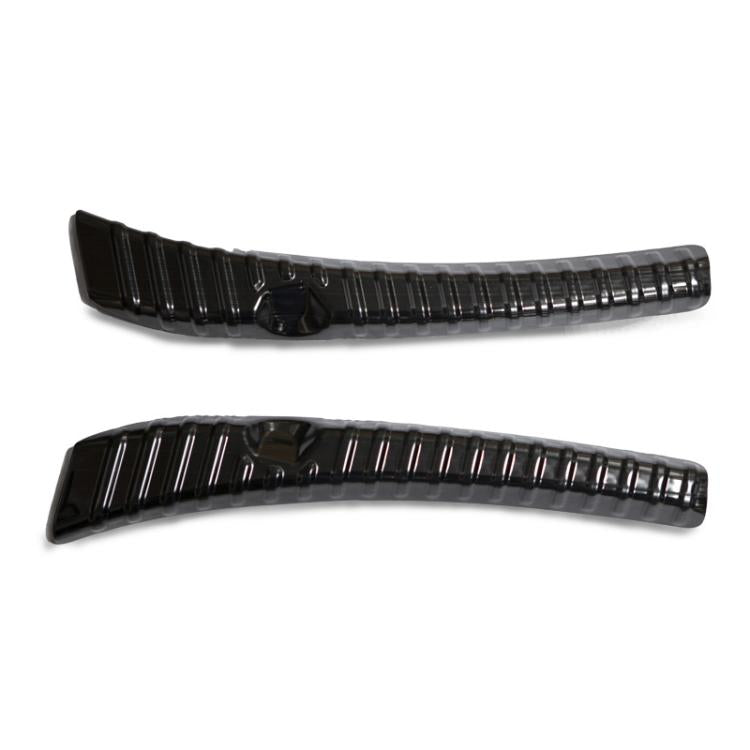Protezione per la soglia del bagagliaio in acciaio inossidabile Highland per Tesla Model 3 2024+, Carbon Fiber Texture, Black Brushed Finish, Silver