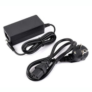 Alimentatore WAVESHARE 19V 3.5A con connettore CC da 5,5 x 2,5 mm e cavo di alimentazione da 1,5 m., EU, US