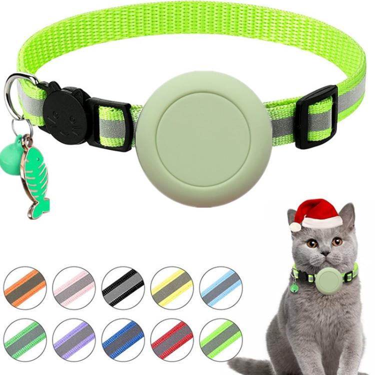 Supporto in silicone impermeabile per collare per gatti AirTag di seconda generazione / AirTag di prima generazione con fibbia di sicurezza a sgancio rapido e ciondolo a forma di pesce e campanellino.