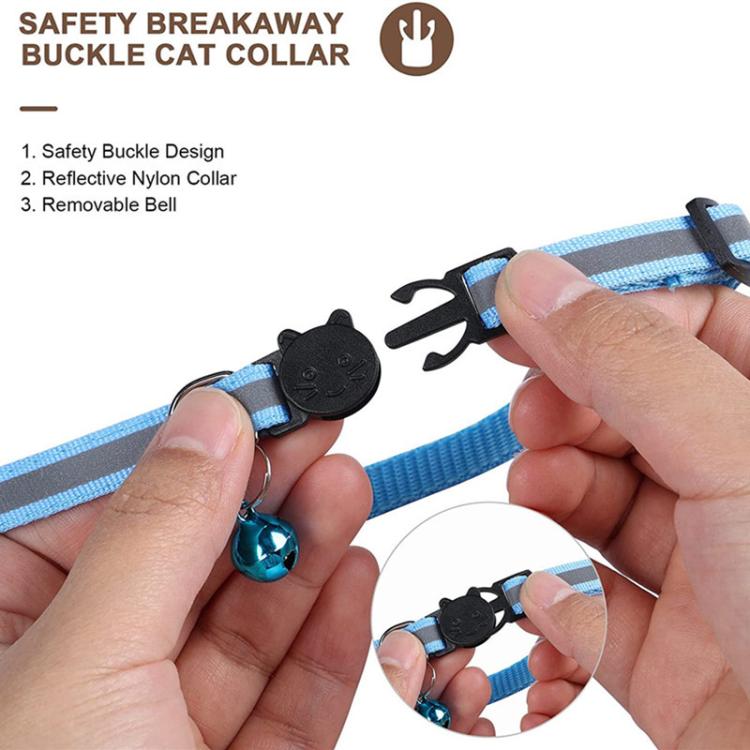 Supporto in silicone impermeabile con fibbia di sicurezza a sgancio rapido e ciondolo a forma di pesce e campanellino per collare per gatti AirTag di seconda generazione / AirTag di prima generazione.