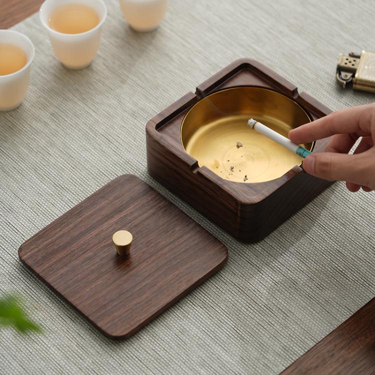 Posacenere magnetico in legno massello e metallo, a prova di cenere e polvere., Walnut Wood Square, Walnut Wood Round, Black Walnut Square, Ebony Wood Square, Dark Walnut Square