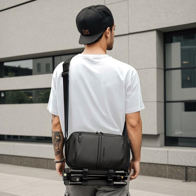 Borsa a tracolla da uomo QISEMIAN per fotocamera, con divisori interni rimovibili per attrezzatura digitale.