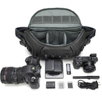 Borsa a tracolla/petto QISEMIAN per fotocamera da uomo con divisori rimovibili, ideale per la città e il pendolarismo.