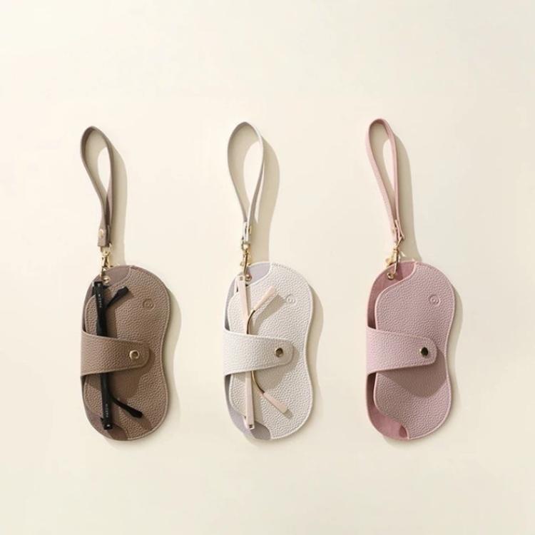 Custodia per occhiali da appendere in pelle PU, astuccio portatile da viaggio per occhiali da vista e da sole.