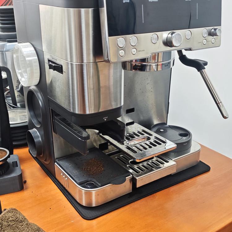 Tappetino scorrevole assorbente per macchine da caffè, facile da pulire, compatibile con macchine da caffè espresso Ninja, Breville e Sage di piccole dimensioni.