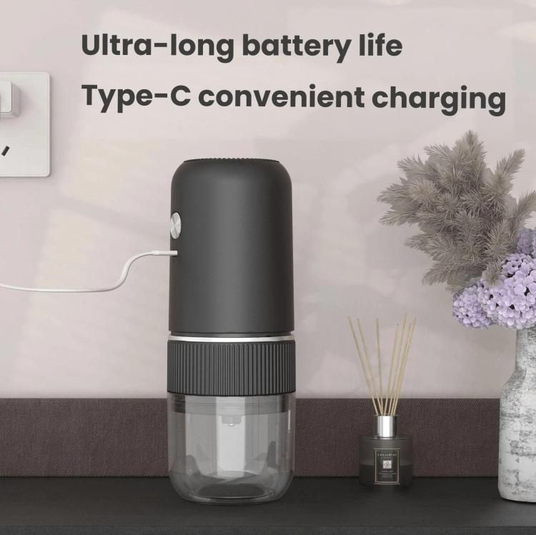 Macinacaffè elettrico portatile con macine in ceramica, macinatura regolabile, spegnimento automatico e ricarica tramite USB Type-C.
