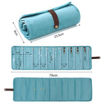 Borsa organizer arrotolabile in velluto per gioielli, con scomparti multipli per collane, bracciali e accessori in oro.