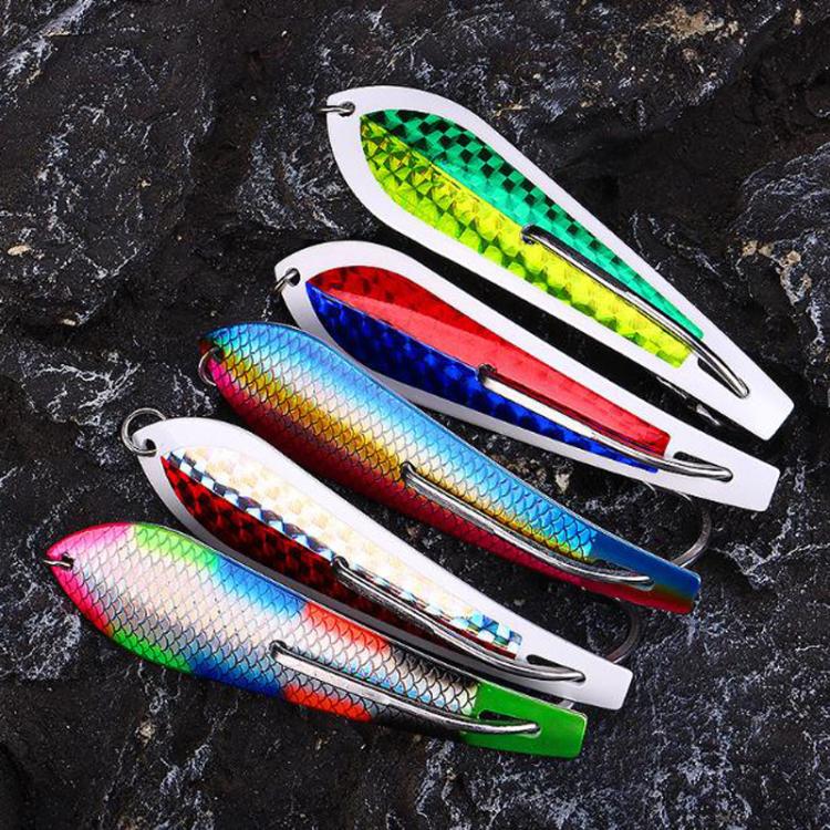 Spinnerbait ad alta visibilità con punta a prua in acciaio inossidabile per pesca d'altura dalla barca.