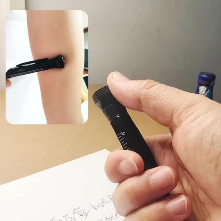 Penna multifunzionale 12 in 1 EDC con luce LED, righello, stilo, apribottiglie e punta magnetica per alleviare l'irrequietezza