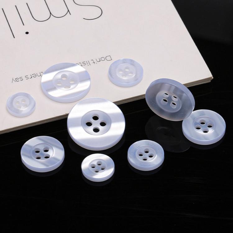100 bottoni decorativi rotondi in resina perlata a 4 fori per polsini di camicie, Wide Edge 1cm, Wide Edge 1.15cm, Wide Edge 1.25cm, Wide Edge 1.5cm, Wide Edge 1.8cm, Wide Edge 2cm, Fine Edge 1cm, Fine Edge 1.15cm, Fine Edge 1.25cm, Fine Edge 1.5cm    ...