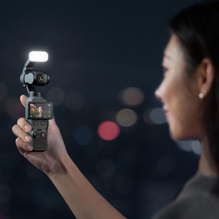 Luce di riempimento originale Osmo Pocket 4, regolabile in 3 temperature di colore e luminosità, ideale per video.
