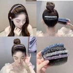 Pettine scorrevole con fermaglio scintillante per frangia e capelli ribelli. Rifinitura lucida per capelli su fronte, lati e nuca.
