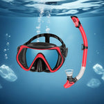 Set da snorkeling per adulti con maschera subacquea panoramica a 180 gradi e lente antiappannamento, ideale per immersioni e nuoto.