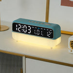 Sveglia digitale multifunzione con luce notturna dimmerabile, indicazione di data/giorno della settimana/temperatura, doppia sveglia, funzione timer e porta di ricarica USB.
