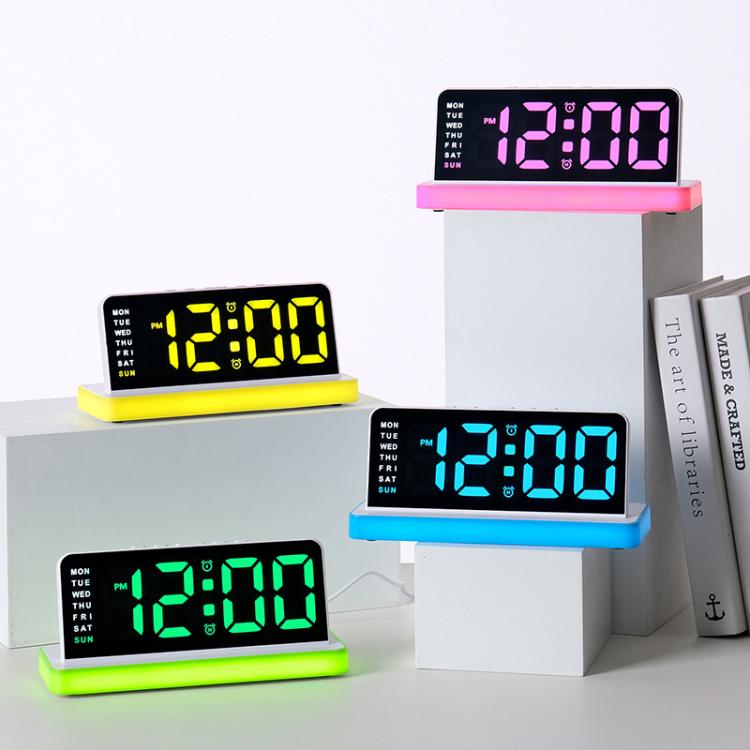 Sveglia digitale a LED con ampio display, specchio da scrivania con luce notturna d'atmosfera e luminosità regolabile.
