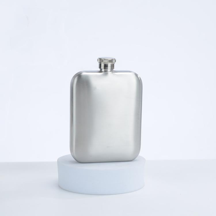 Fiaschetta da tasca da 177 ml (6 oz) per liquori, adatta a uomini e donne, in acciaio inossidabile 304, a prova di perdite, con tappo a vite. Fiaschetta portatile per alcolici e whisky.