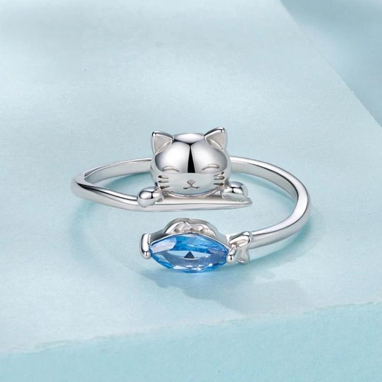 Anello aperto con gatto che mangia pesce, placcato in rame e oro bianco.